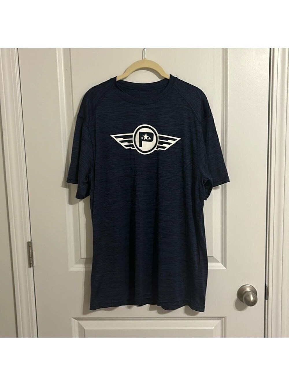 Women’s Navy Blue Athletic Performance Tee Shirt Size Large